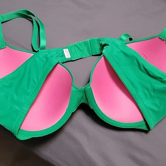 Never Worn Victoria's Secret Wear Everywhere Push Up Bra - Picture 2 of 5